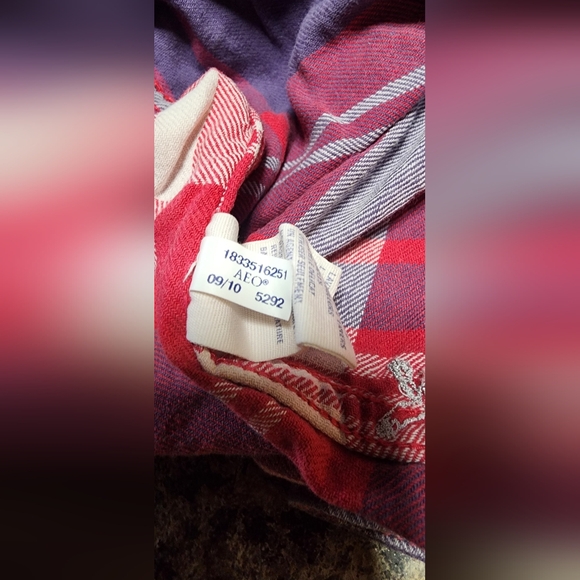 American Eagle Womens Favorite Fit Pink Purple Flannel Plaid Button Up Small S - Picture 12 of 12